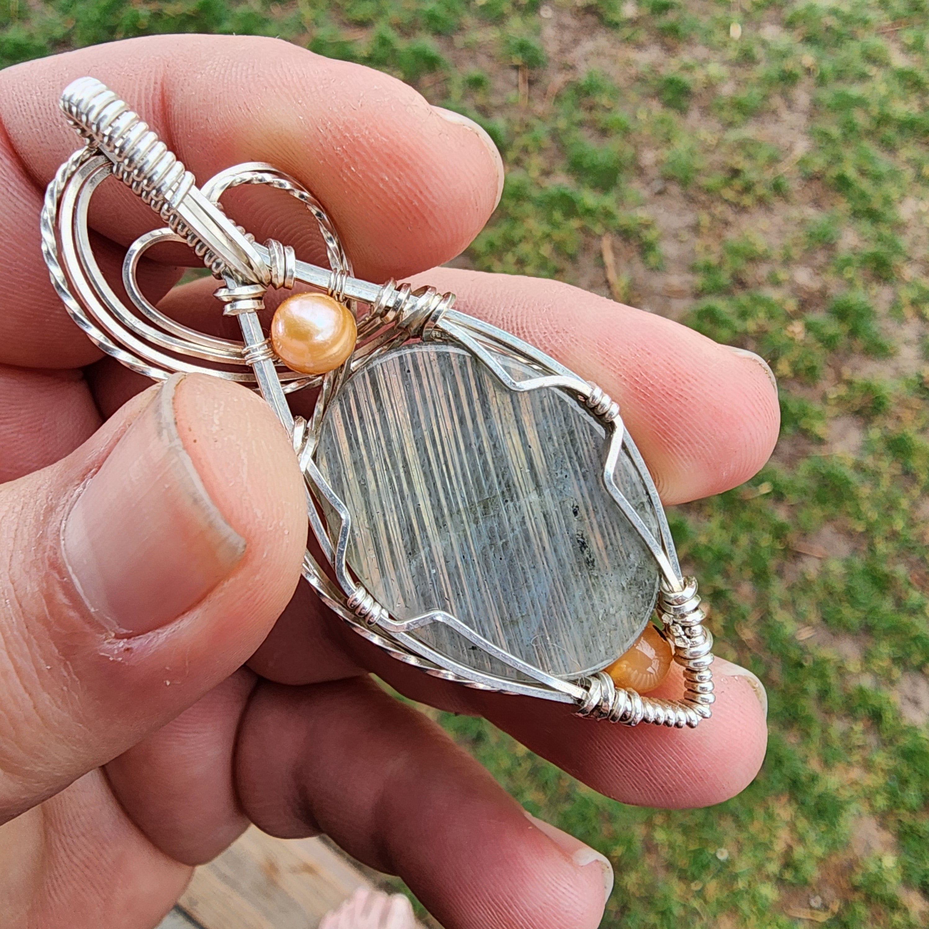 Labradorite Pendant in Sterling Silver.
